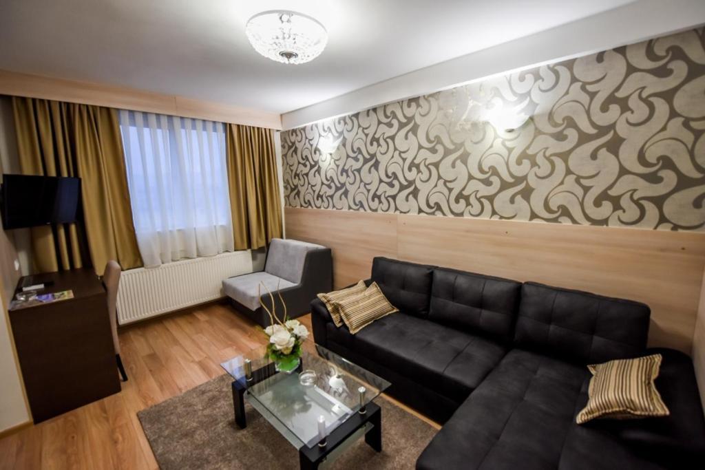 Hotel Pozega Luaran gambar