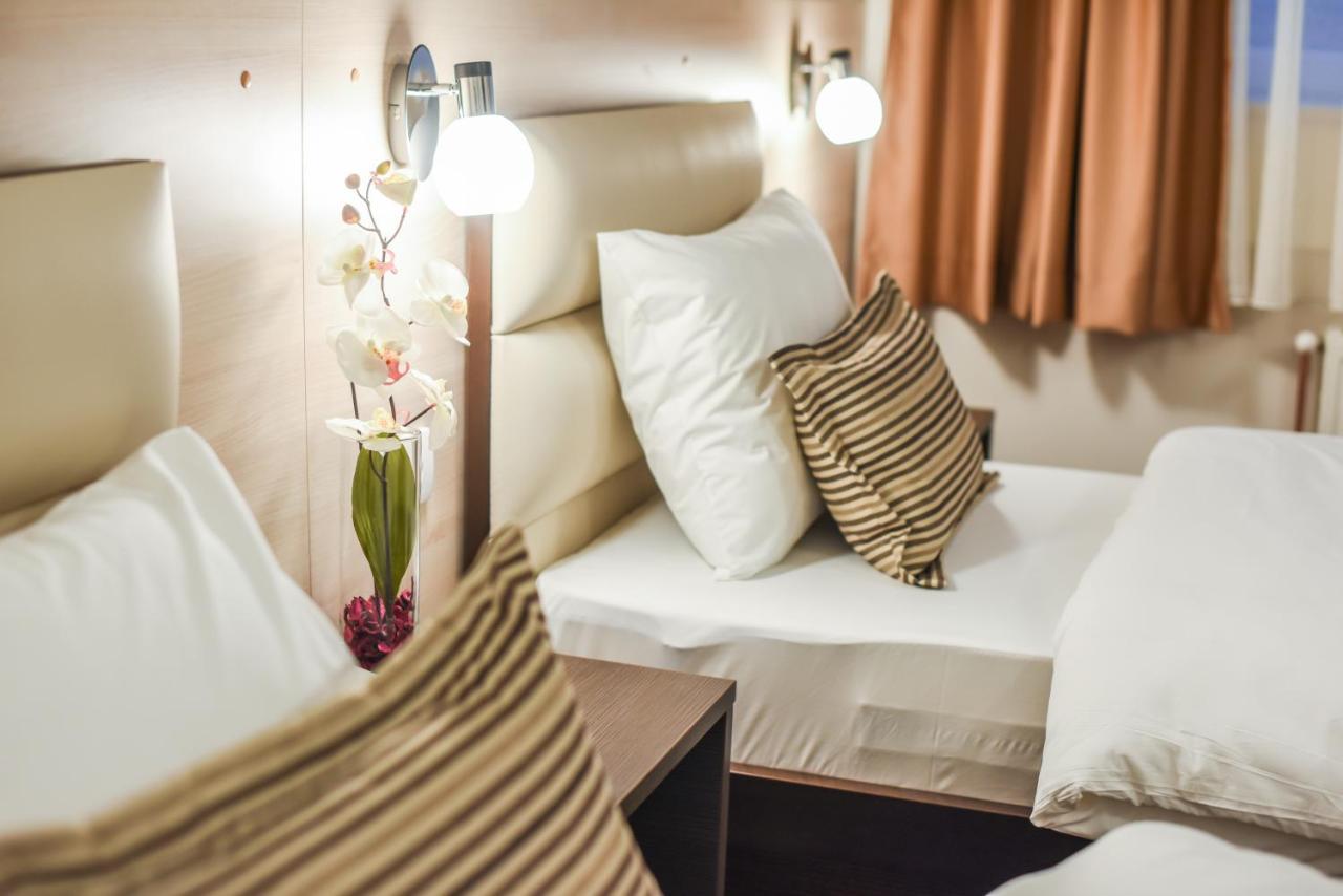Hotel Pozega Luaran gambar