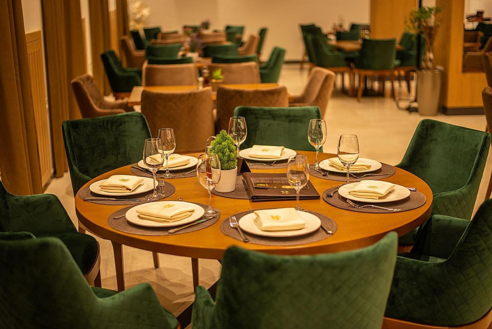 Hotel Pozega Luaran gambar