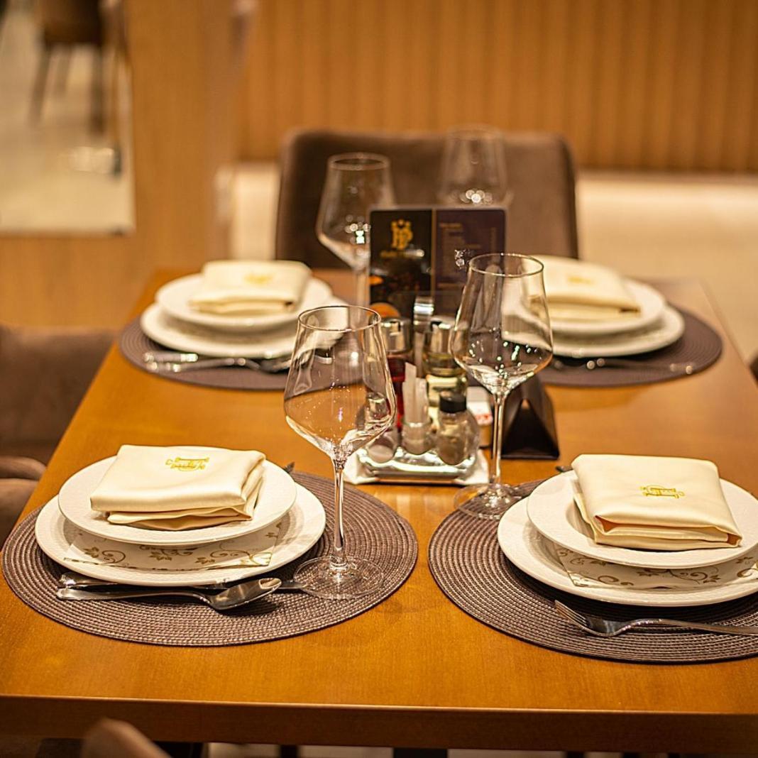Hotel Pozega Luaran gambar
