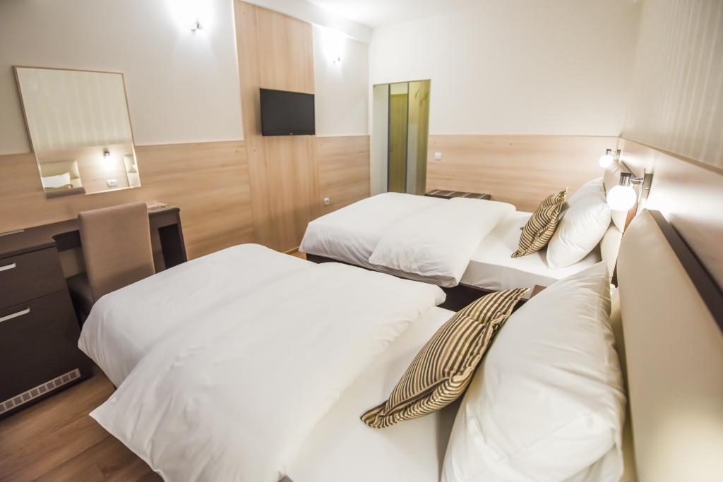 Hotel Pozega Luaran gambar