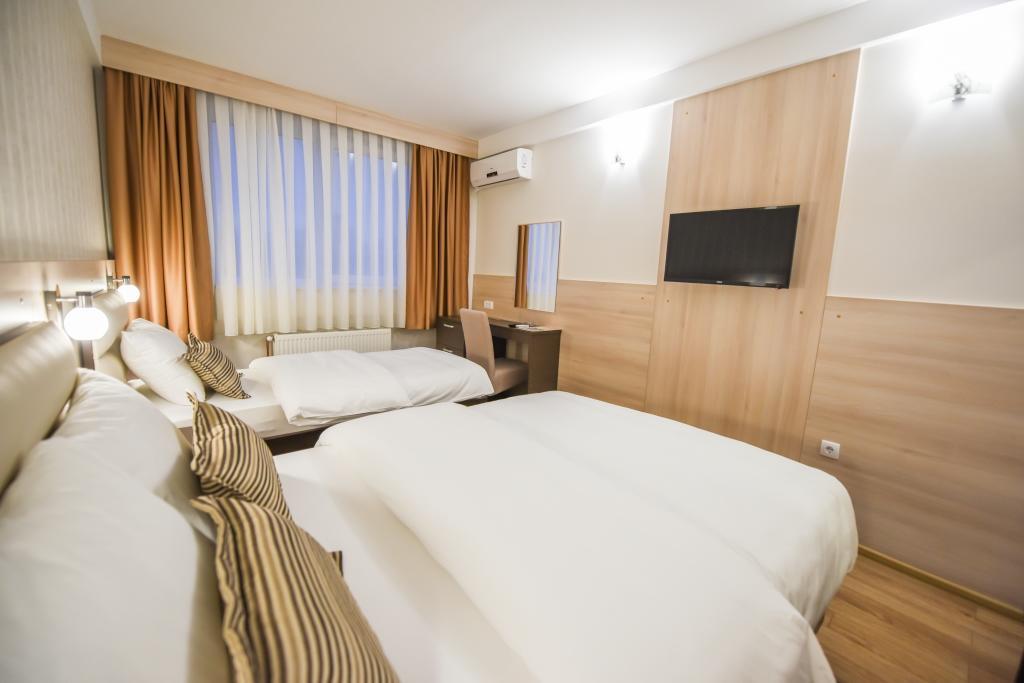 Hotel Pozega Luaran gambar