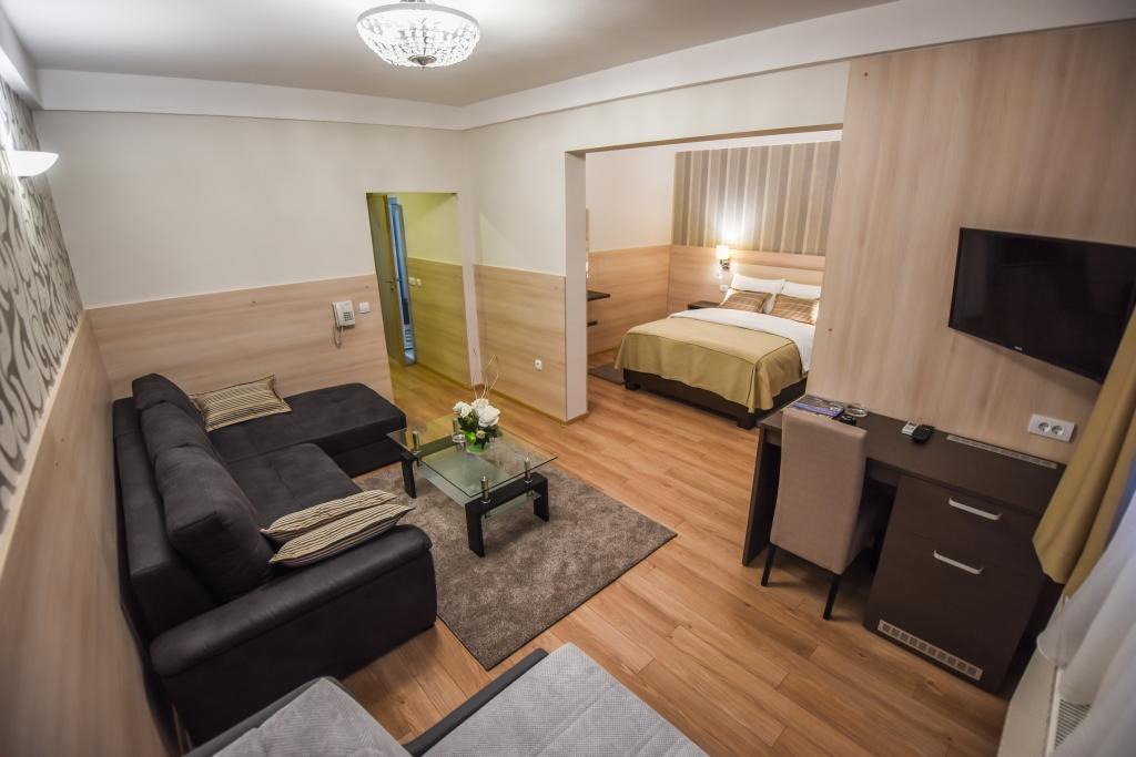 Hotel Pozega Luaran gambar