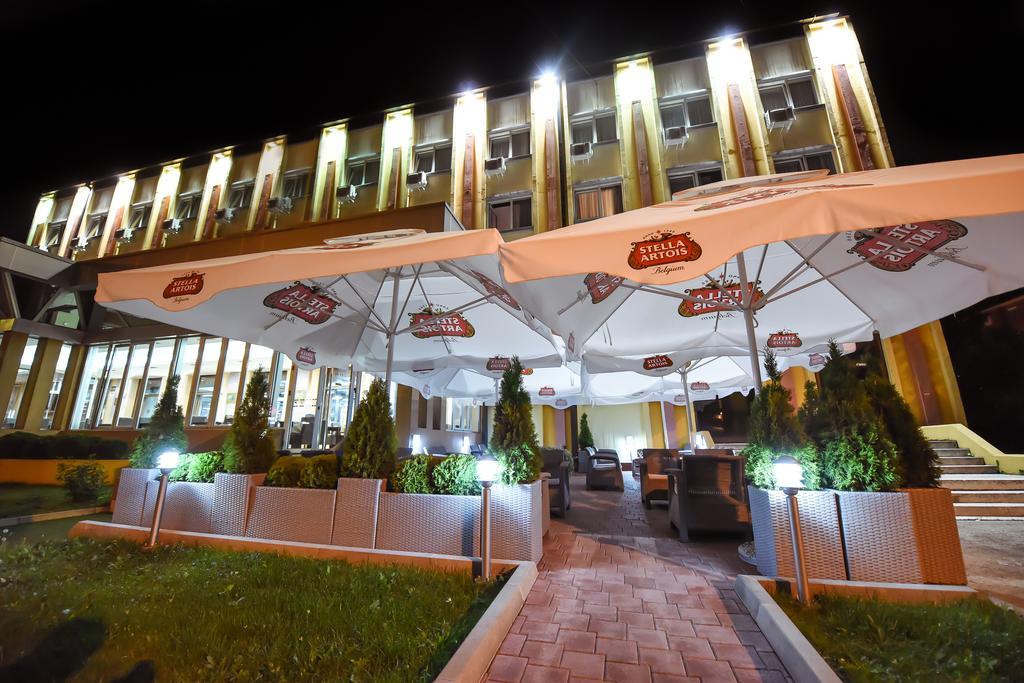 Hotel Pozega Luaran gambar